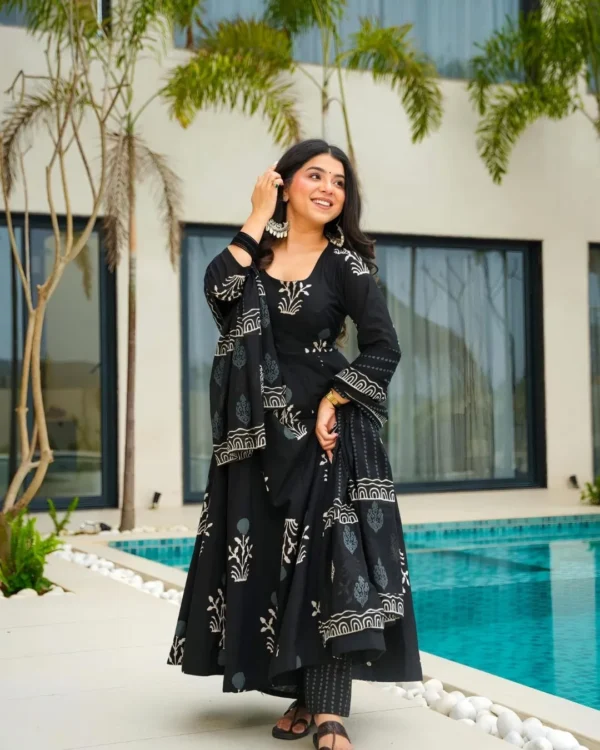 Black White Anarkali Kurti With Pant And Dupatta