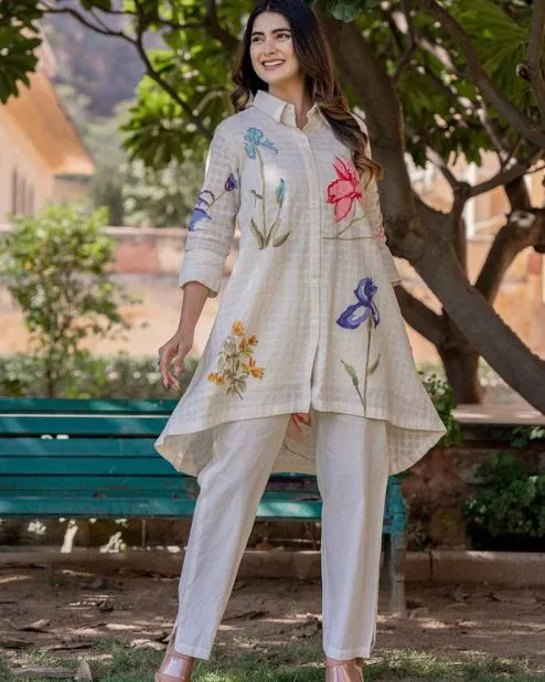 Print bruch white kurti with pant back side front side