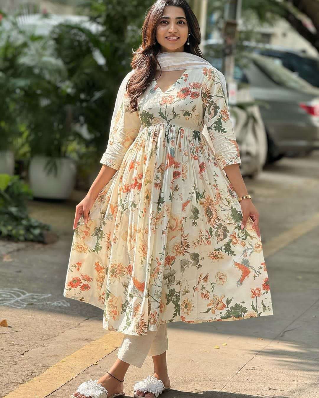 White Anarkali Kurti & Kurta Sanganeri Print Set 1