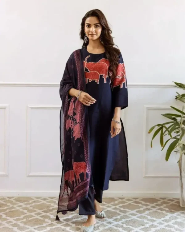 Handcrafted Heavy Kurti Set