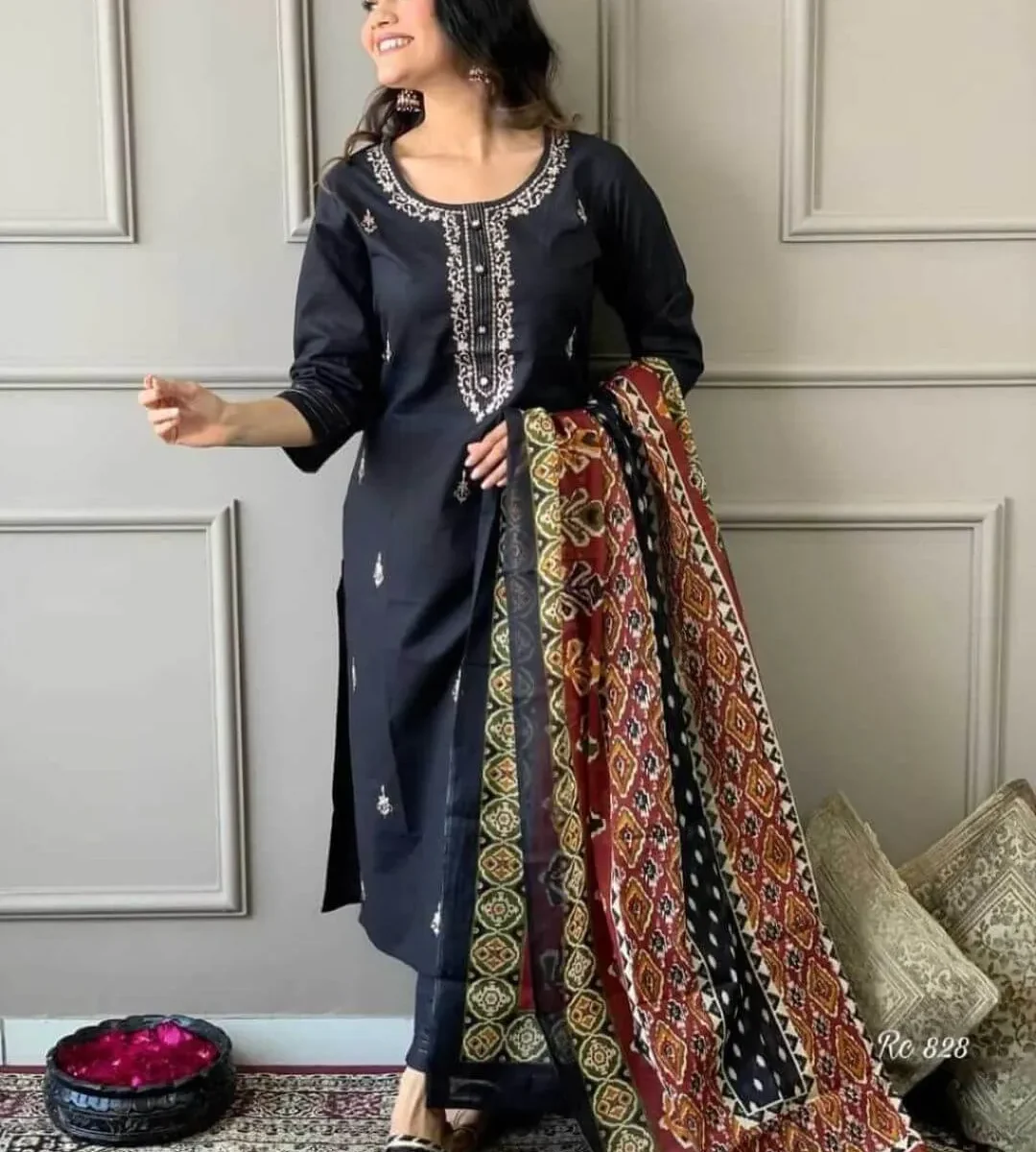 Floral Print Black Kurti Set