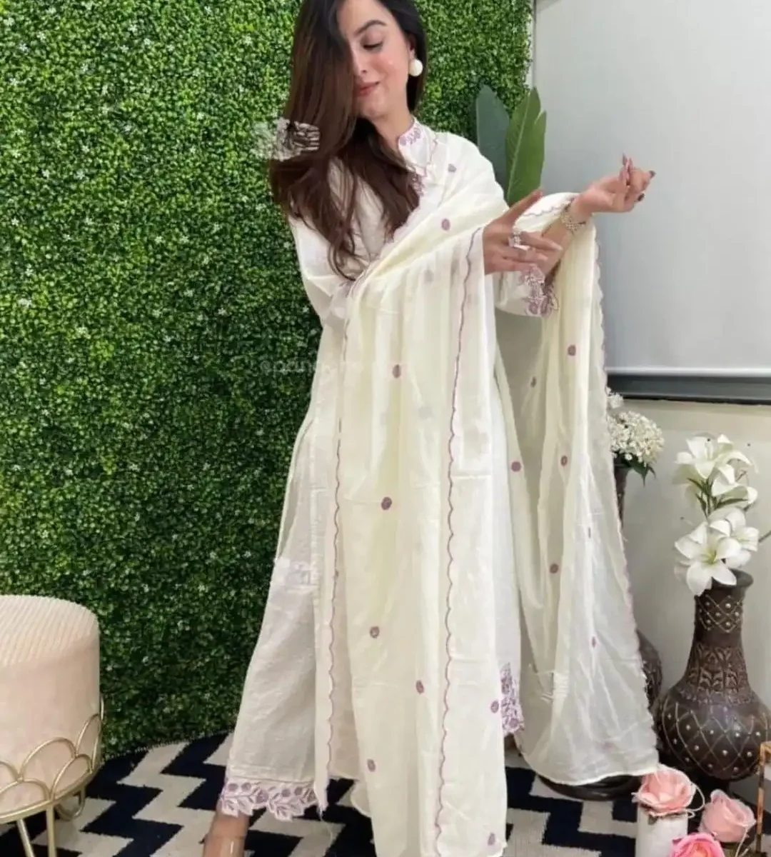 White Floral Kurti Pant Dupatta Set 1