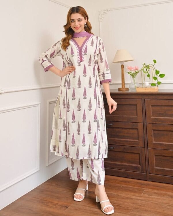 White Kurti With Pink Dupatta