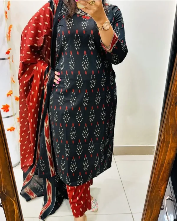 Black Kurti With Red Dupatta