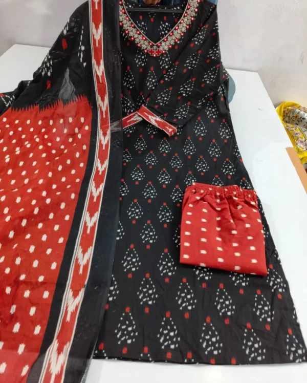 Black Kurti With Red Dupatta