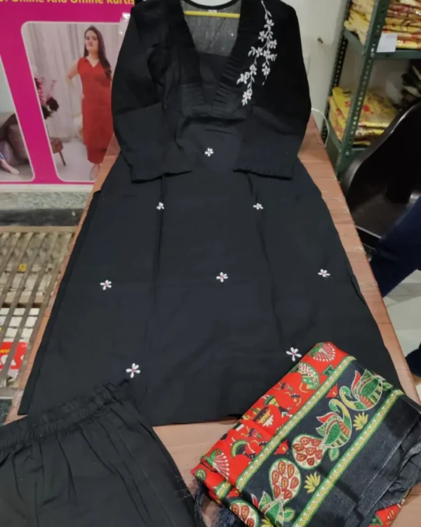 Black Kurti With Red Dupatta