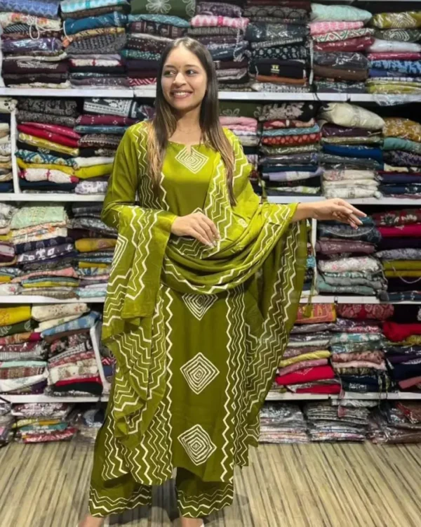 Mehndi Green Kurti Pant With Dupatta