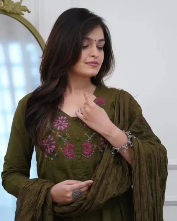 Mehndi Green Kurti Pant With Dupatta