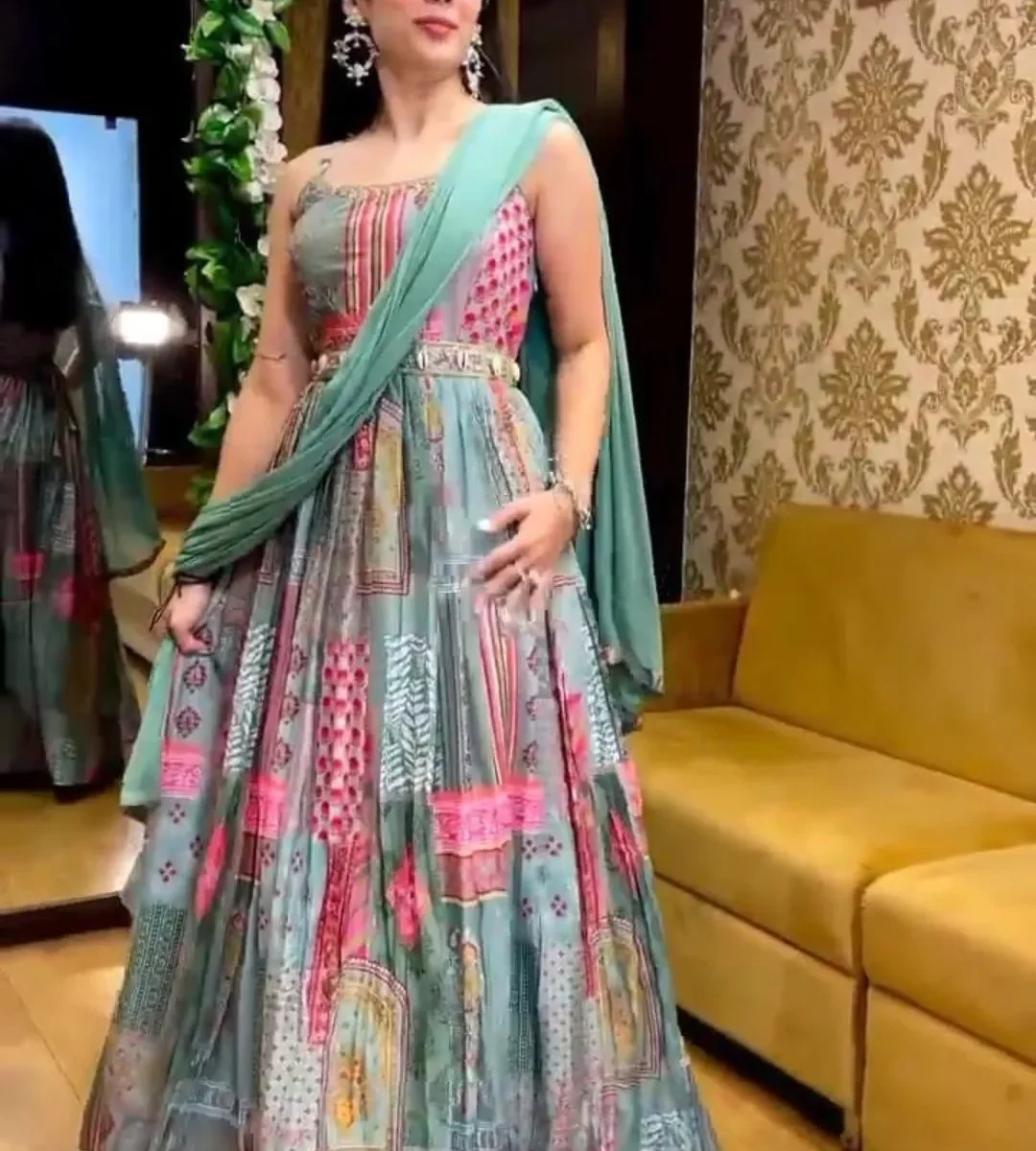 Multi Color Sleeveless Suit Set