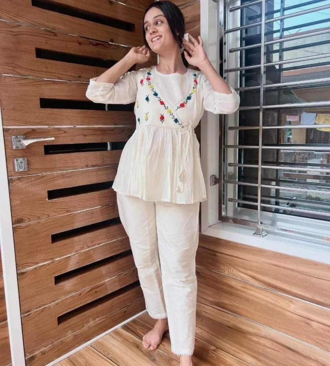 Cotton Flex White Short Kurti With Pant