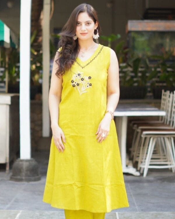 Sleeveless Yellow Kurti With Palazzo​ Set