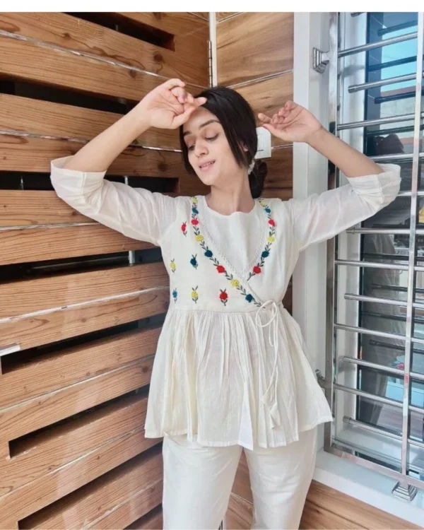 Cotton Flex White Short Kurti With Pant