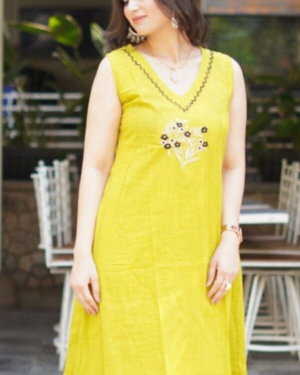 Sleeveless Yellow Kurti With Palazzo​ Set