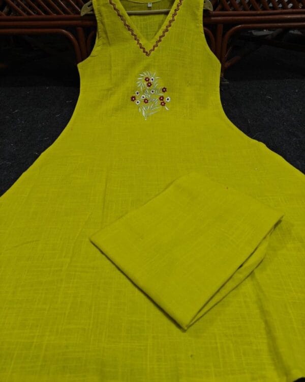 Sleeveless Yellow Kurti With Palazzo​ Set