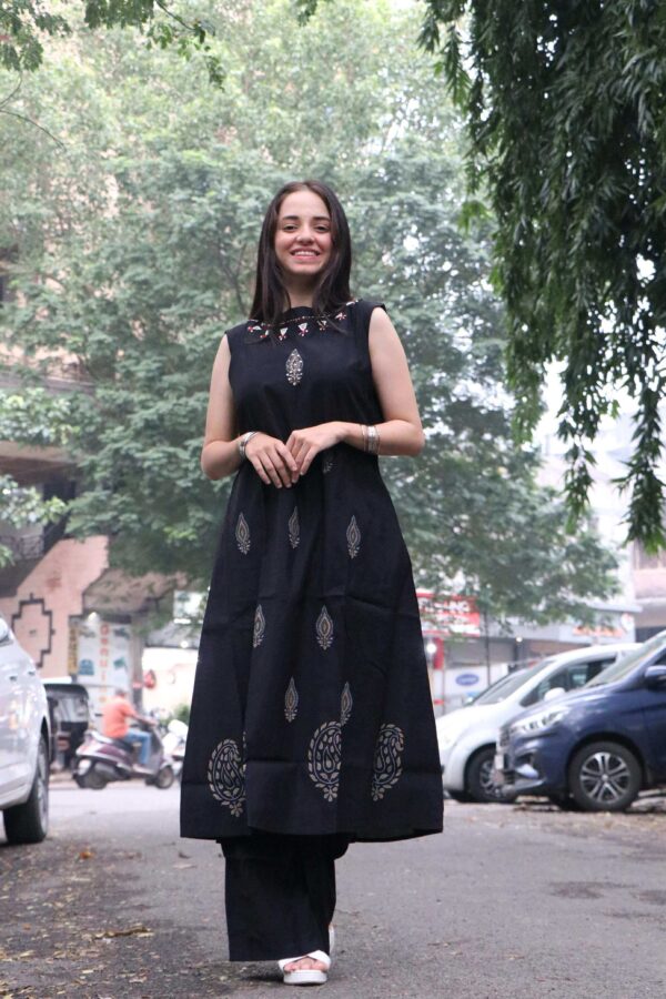 Sleeveless Black Kurti With Palazzo​ Set