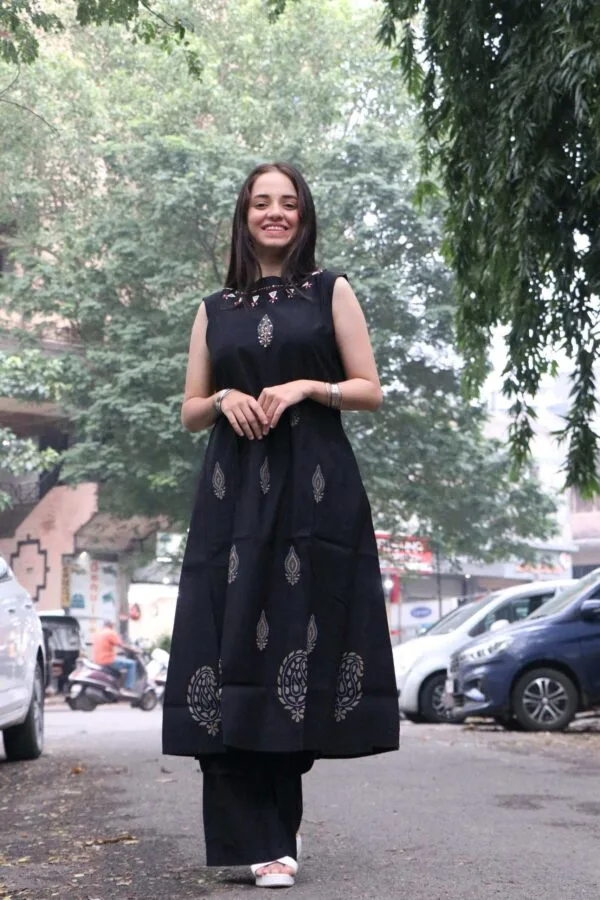 Sleeveless Black Kurti With Palazzo​ Set