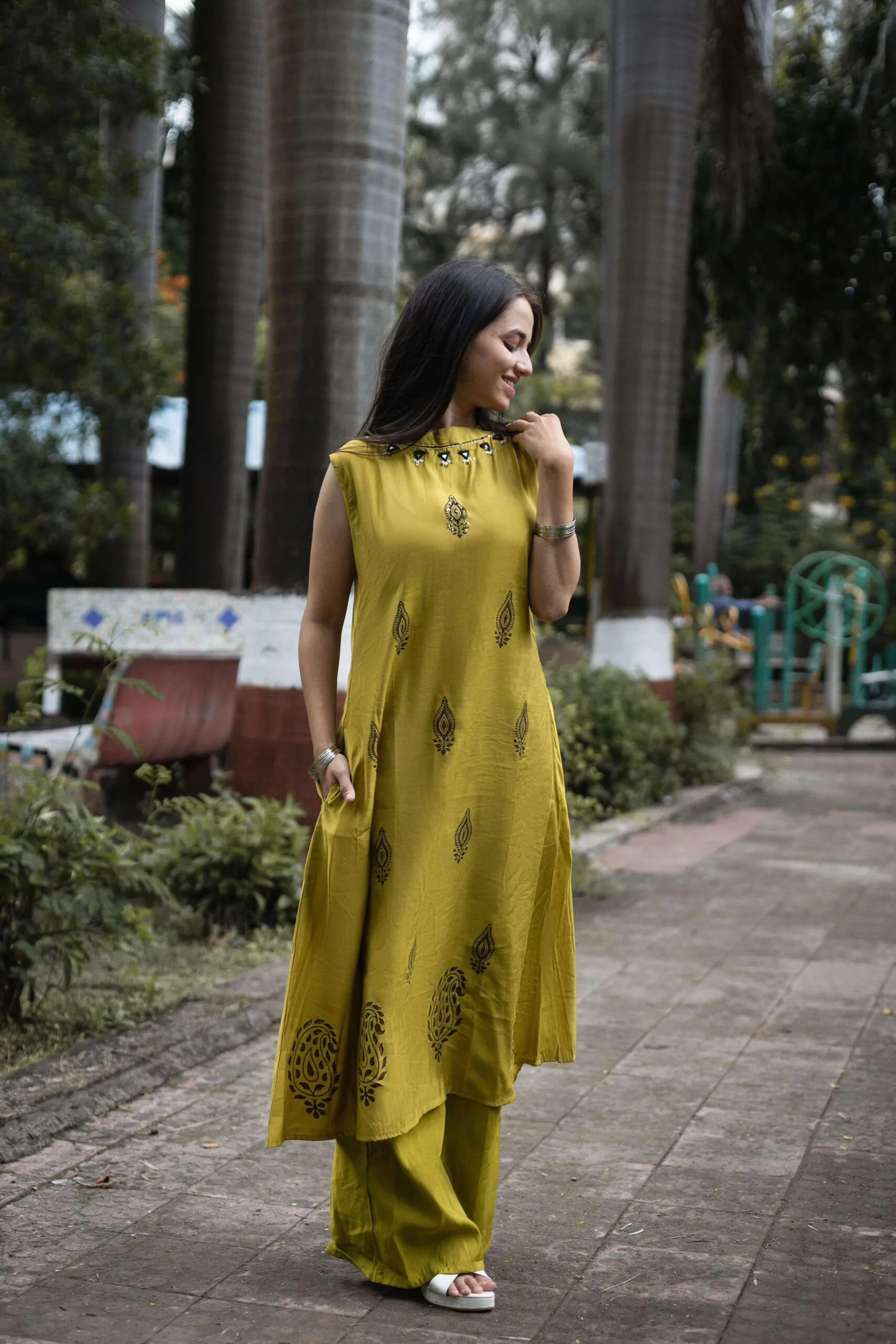 Sleeveless Yellow Kurti With Palazzo​ Set