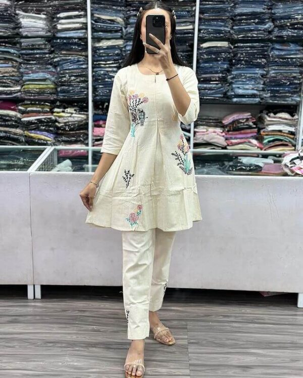 White Cotton Flex Kurti With Pant Set