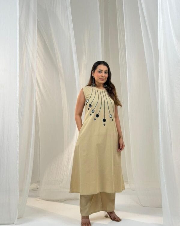 Floral Print Sleeveless Kurti With Palazzo