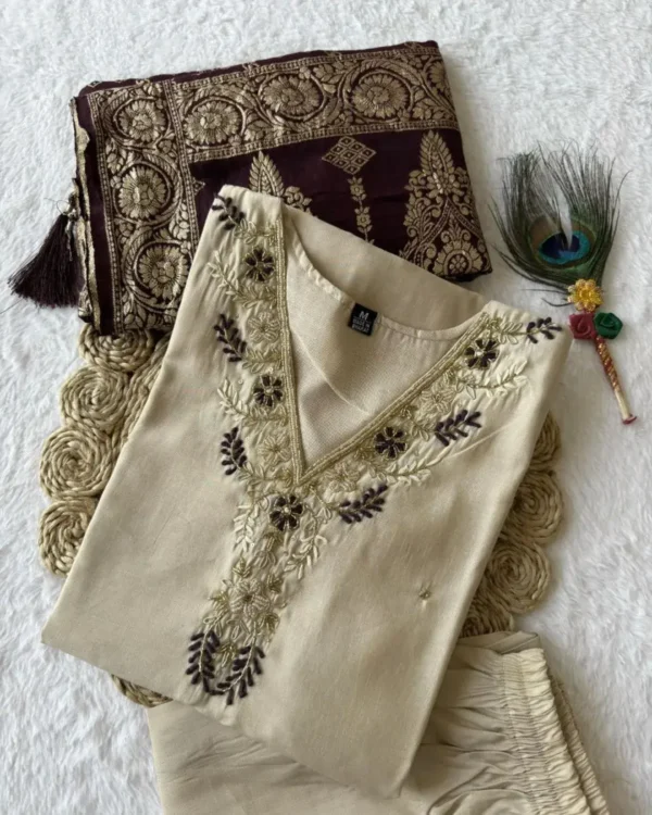 Cream White Embroidered Kurti Pant With Dupatta​