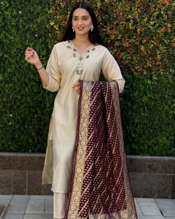 Cream White Embroidered Kurti Pant With Dupatta​