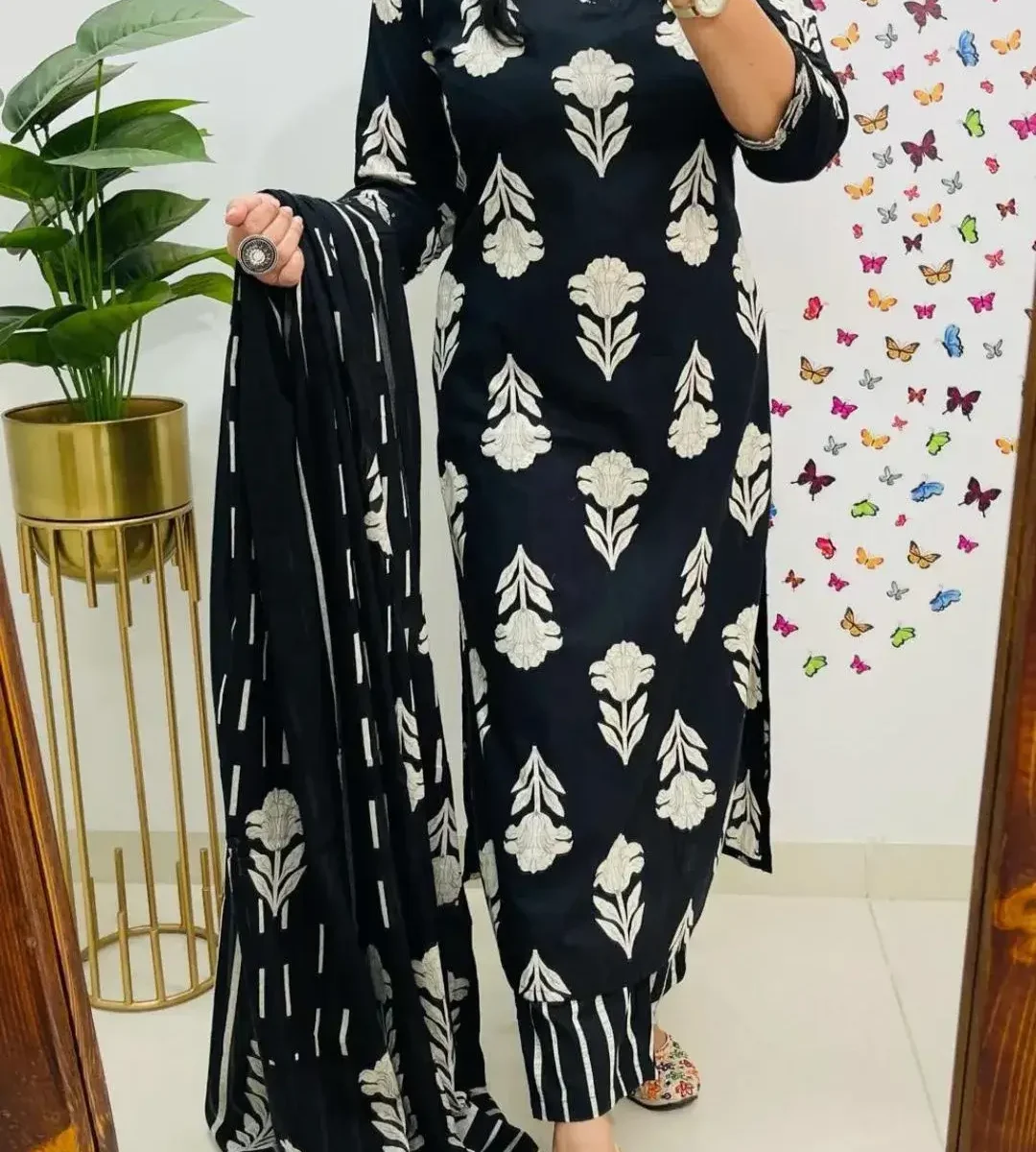 Floral Print Black Kurti​ Pant Dupatta Set