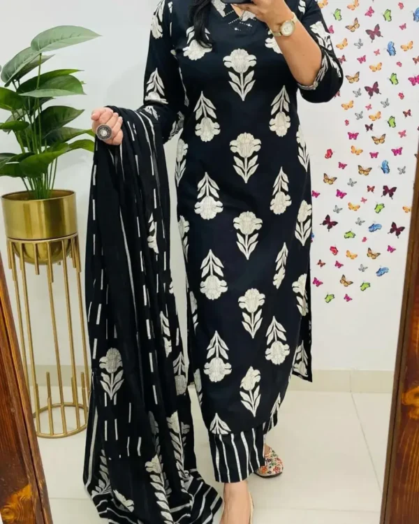 Floral Print Black Kurti​ Pant Dupatta Set