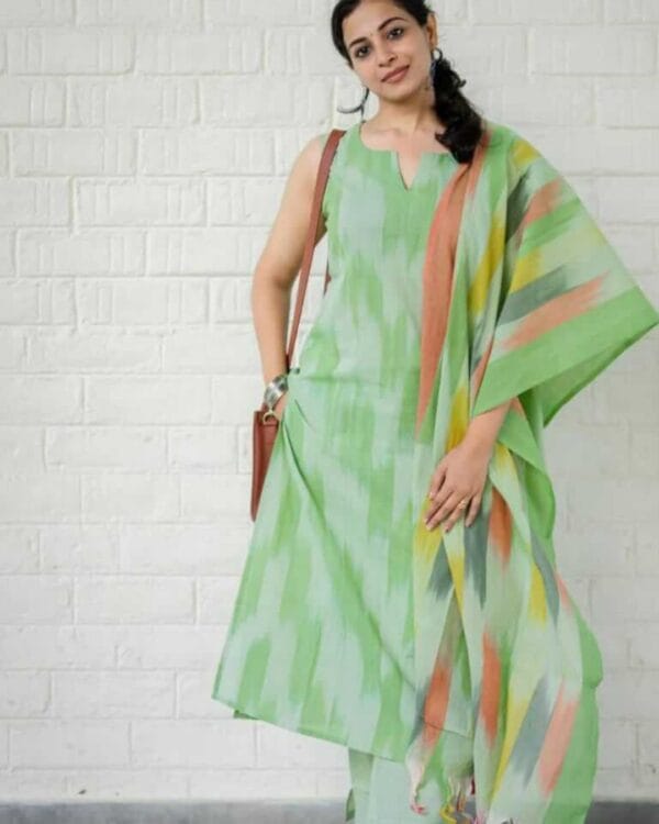 Green South Cotton Kurti Pant With Dupatta 2