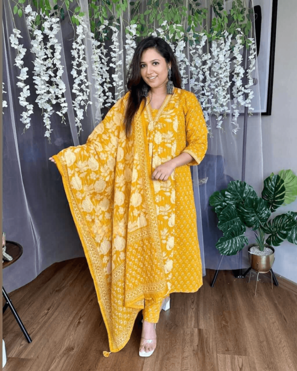 Yellow Printed Kurti Pant With Dupatta​