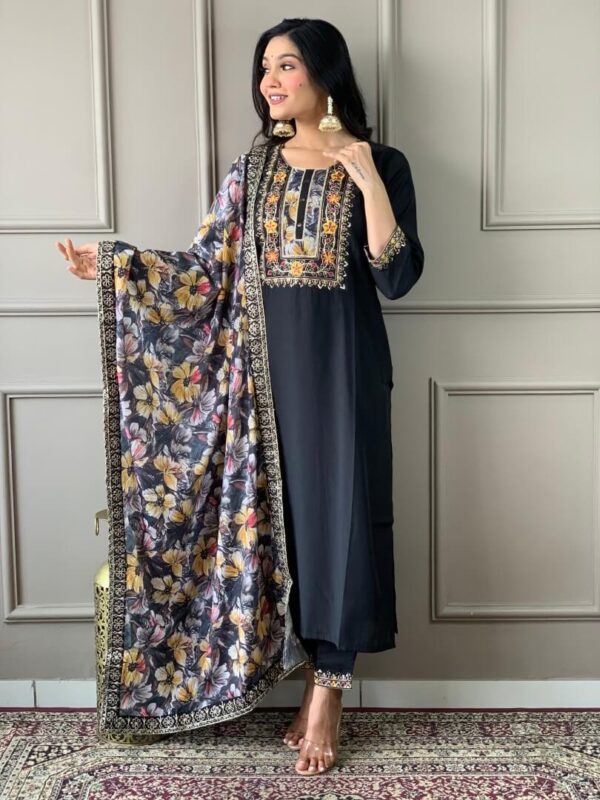 Black Chanderi Kurti Pant With Dupatta