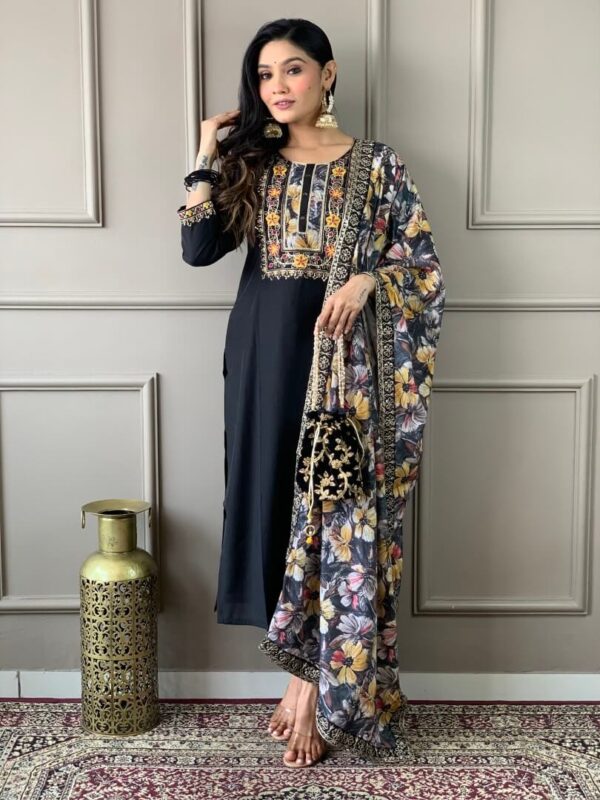 Black Chanderi Kurti Pant With Dupatta