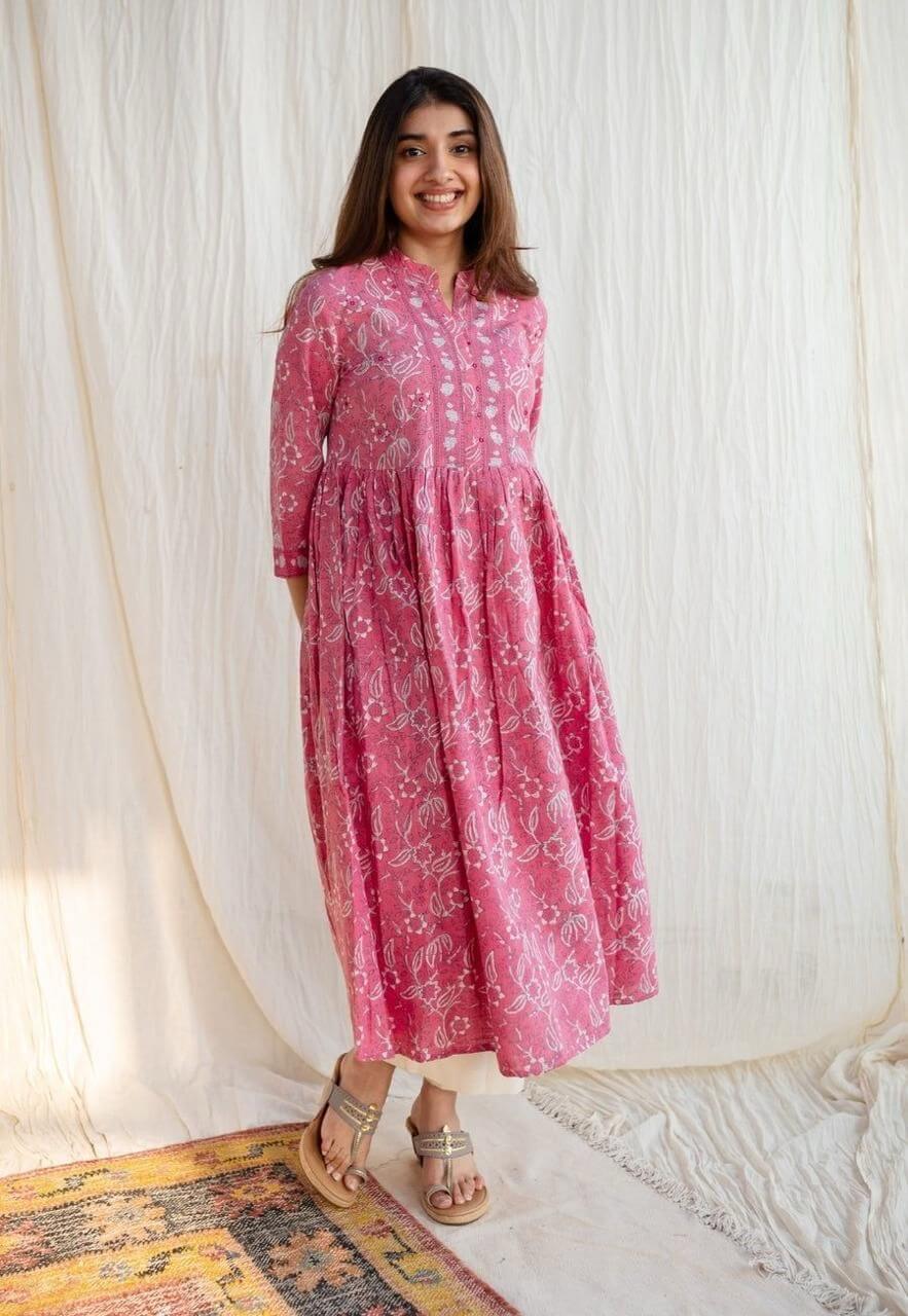 Jaipuri Floral Pink Kurti With White Pant