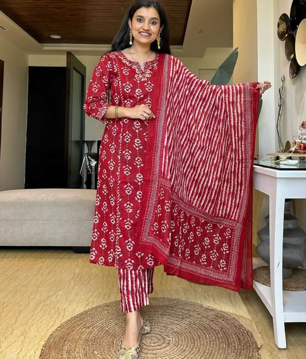Red Machine Print Kurti Pant Dupatta Set