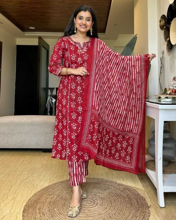 Red Machine Print Kurti Pant Dupatta Set