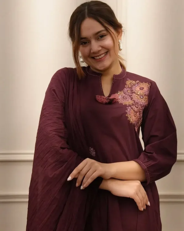 Maroon Cotton Kurti Pant With Design Dupatta Front