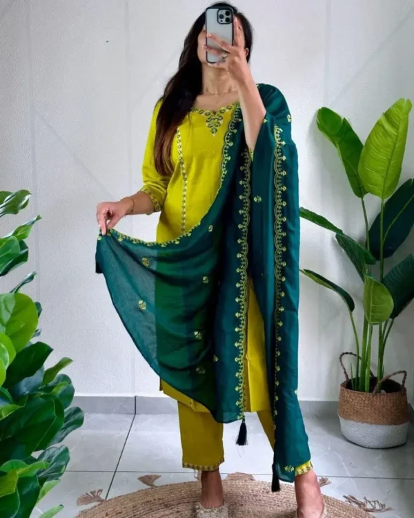 Peacock Green Kurti Pant With Dupatta​