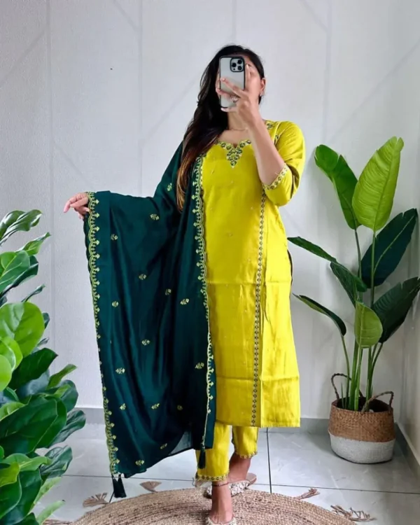 Peacock Green Kurti Pant With Dupatta​