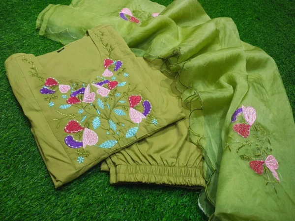 Cotton Green Colour Kurti Pant Dupatta Set​