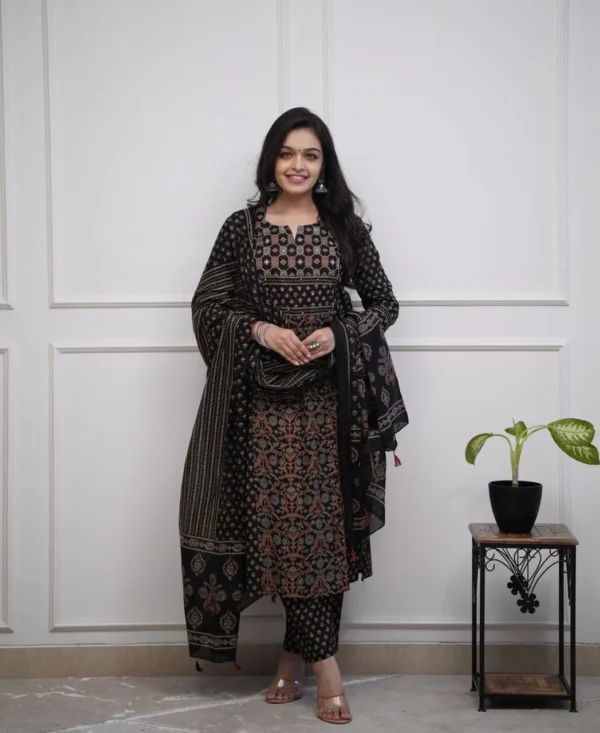 Black Printed Kurti Pant Dupatta Set​