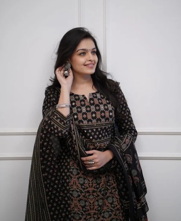 Black Printed Kurti Pant Dupatta Set​