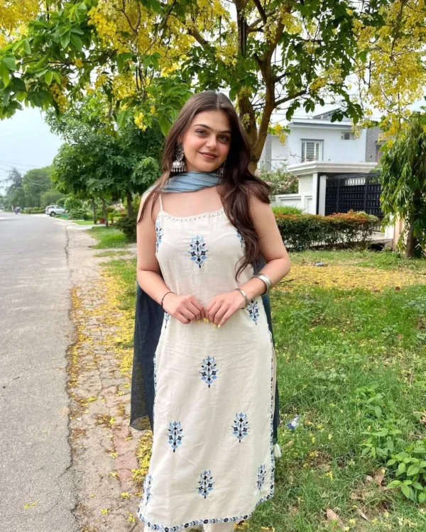 Off White Suit With Dupatta Set