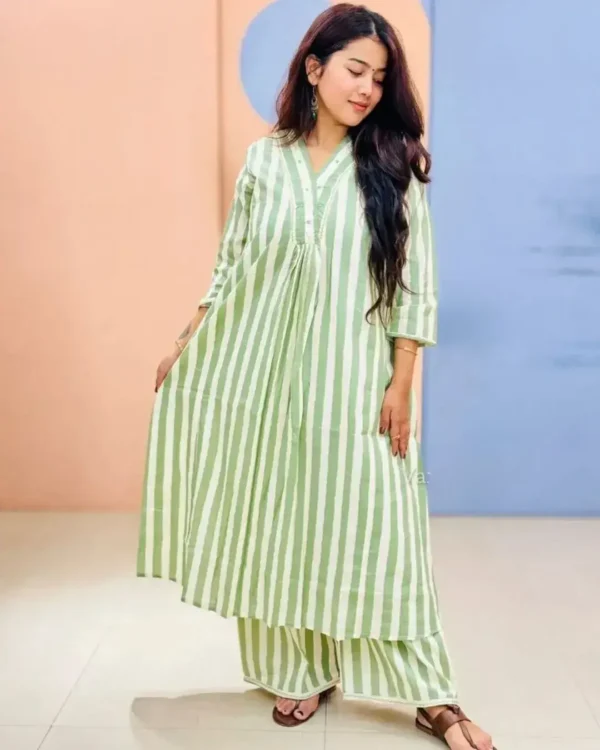 Office Wear Rayon Green Kurti Pant Set (2)