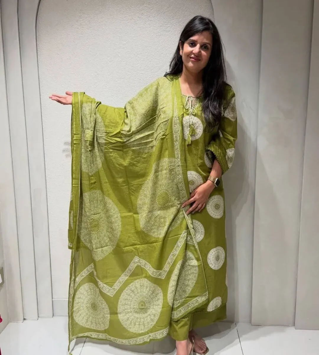 Floral Printed Green Kurti Pant Set