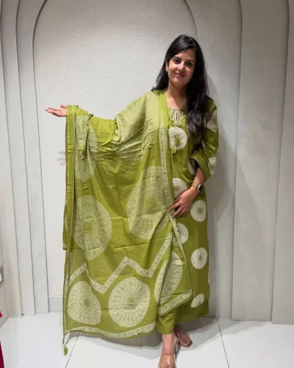 Floral Printed Green Kurti Pant Set