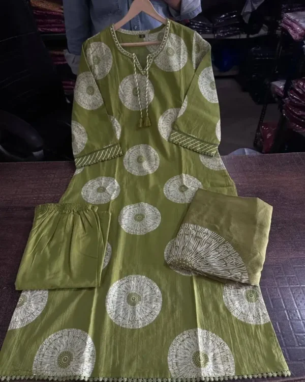 Floral Printed Green Kurti Pant Set