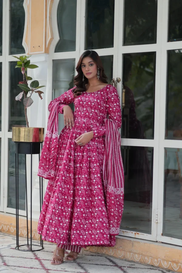 Printed Pink Pure Cotton Suit Set With Dupatta