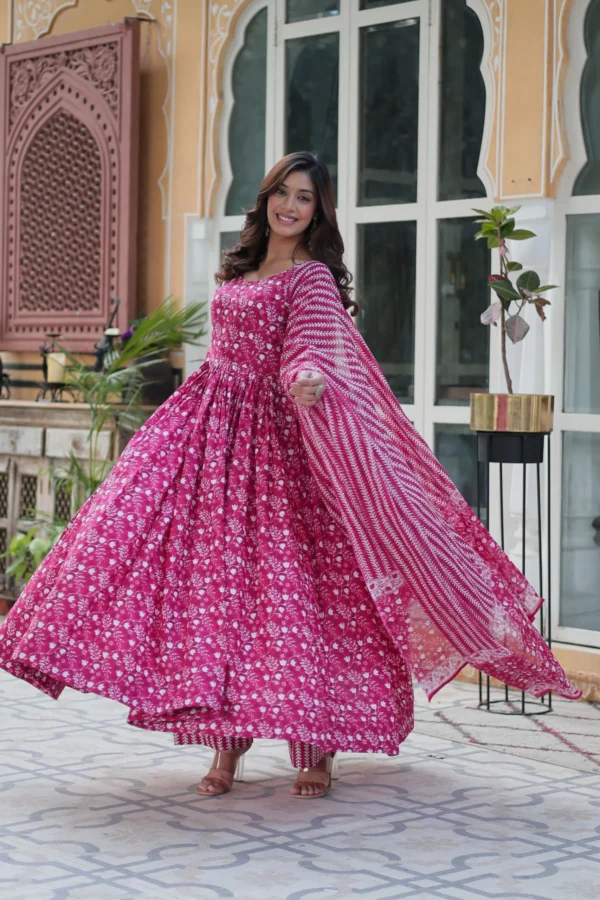 Printed Pink Pure Cotton Suit Set With Dupatta