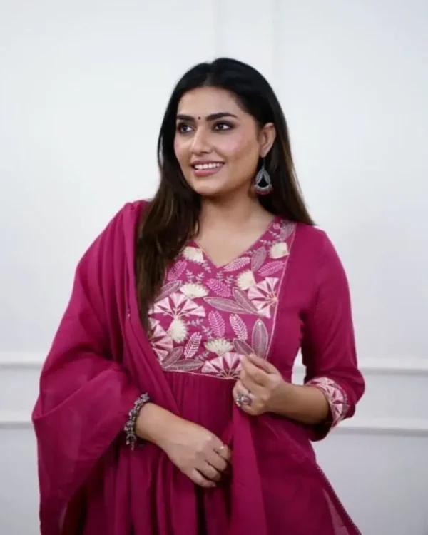 Printed Cotton Kurti Pant Dupatta Set Front