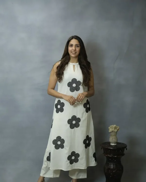 Sleeveless Kurti White With Pant Set​