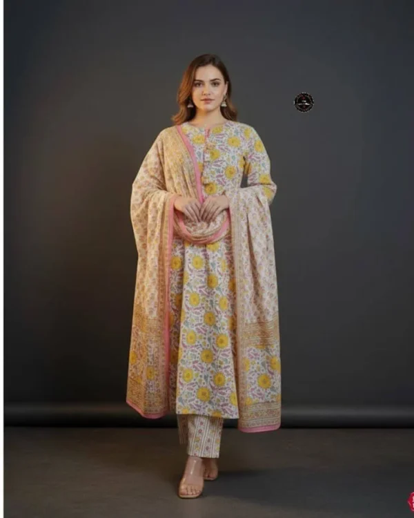 Printed Cotton Kurti Pant Dupatta Set